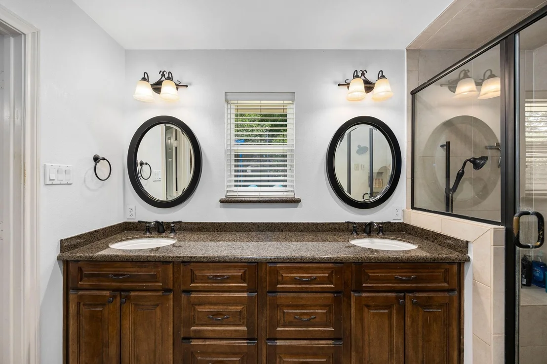 Photo of 823 Pinesap Drive