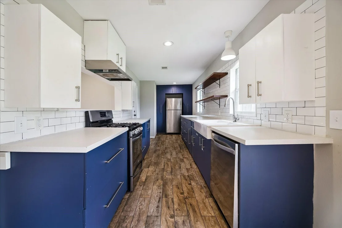 Photo of 5042 Viking Drive
