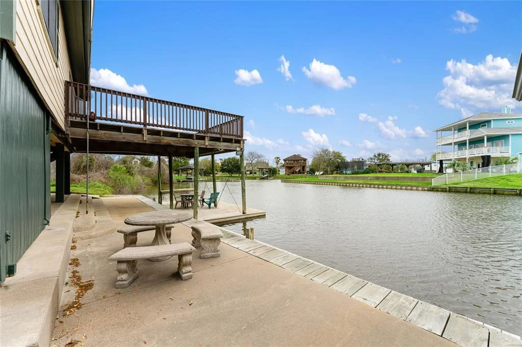 Photo of 410 Palm Drive
