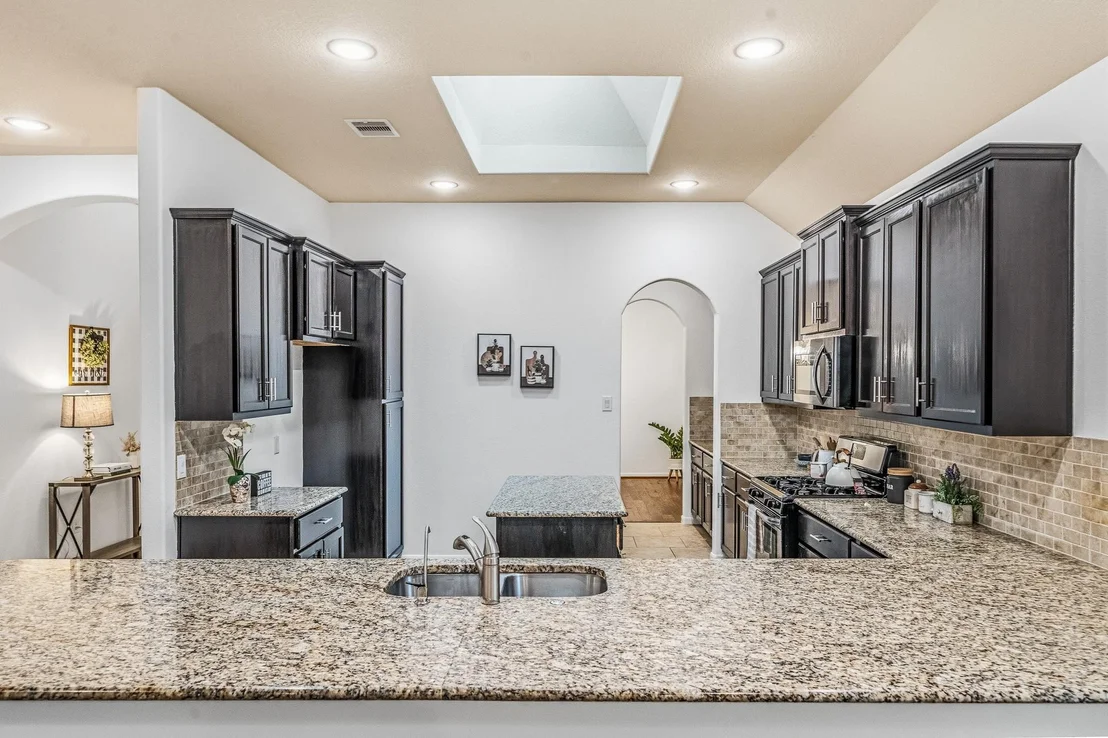 Photo of 1806 Oak View Lane