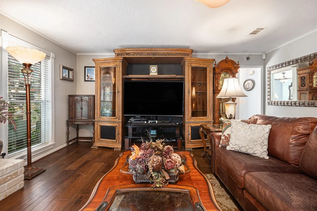 Photo of 830 Seamaster Drive