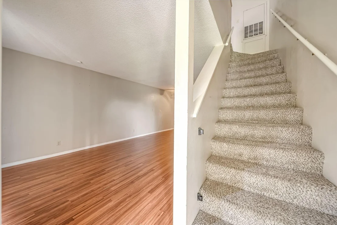 Photo of Unit 256D at 2501 Gulf Freeway