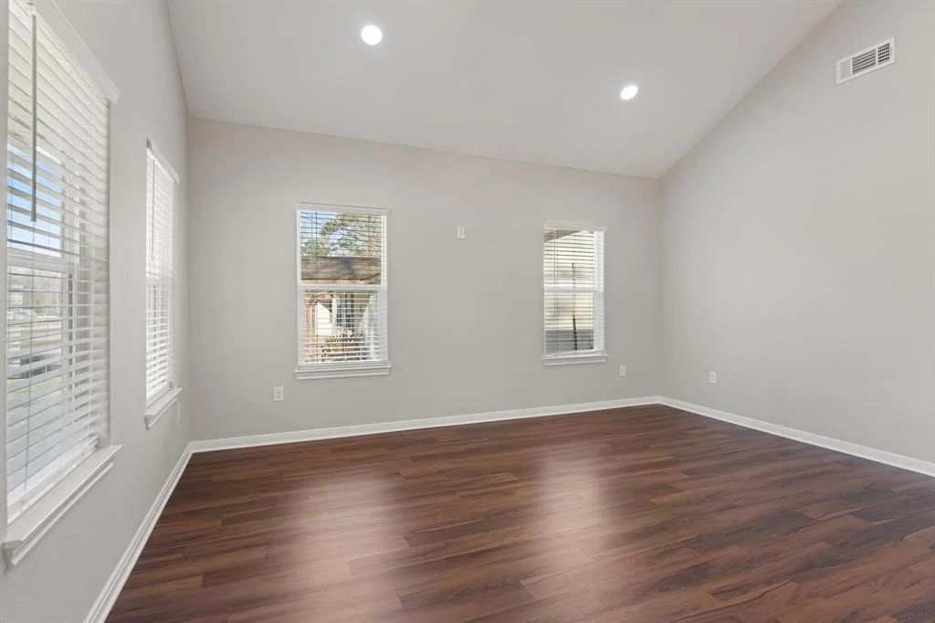 Photo of 327 Pecan