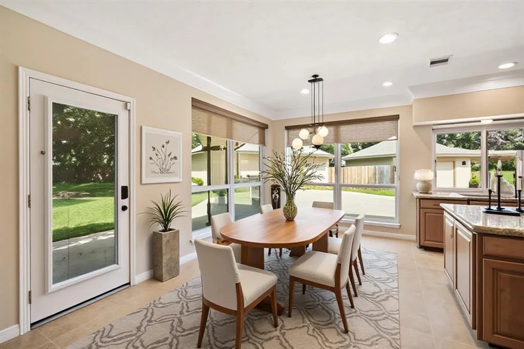Photo of 2123 Riverside Drive