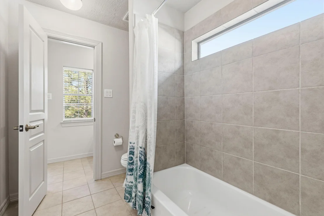 Photo of 8411 Middle Canyon Road