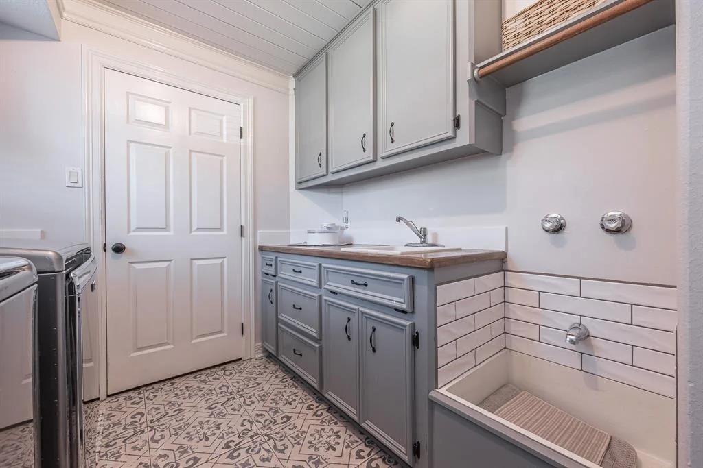 Photo of 23530 Powder Mill Drive