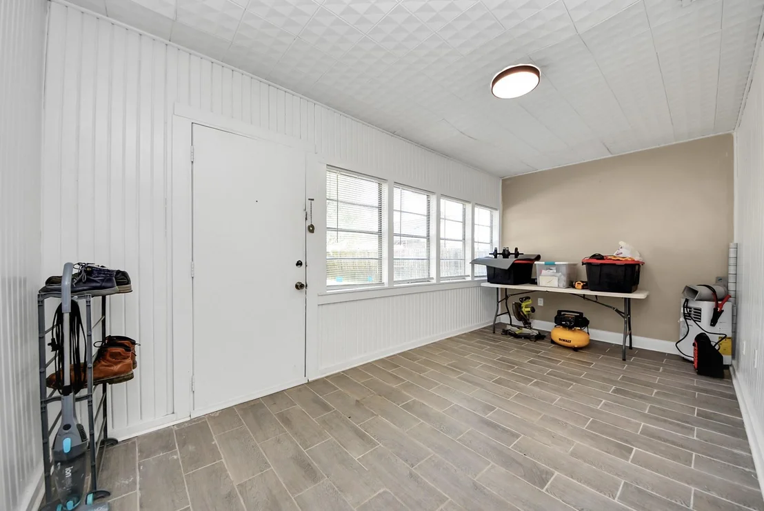 Photo of 904 Sunset Dr Drive