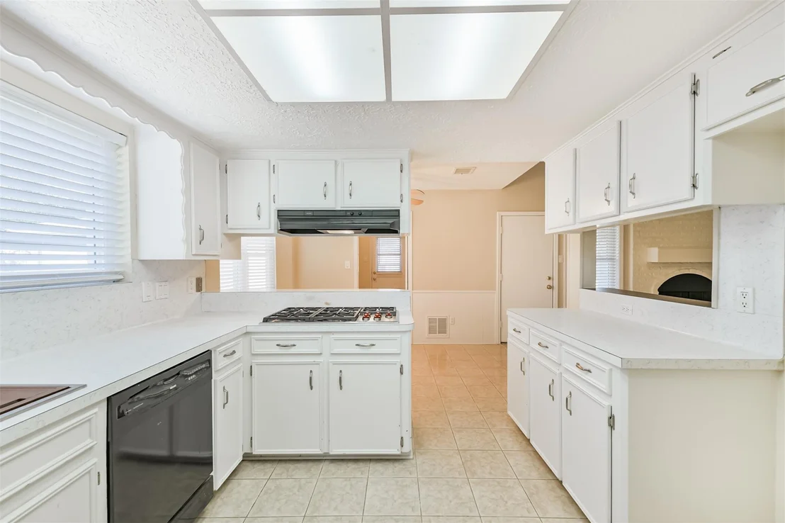 Photo of 9314 Roos Road