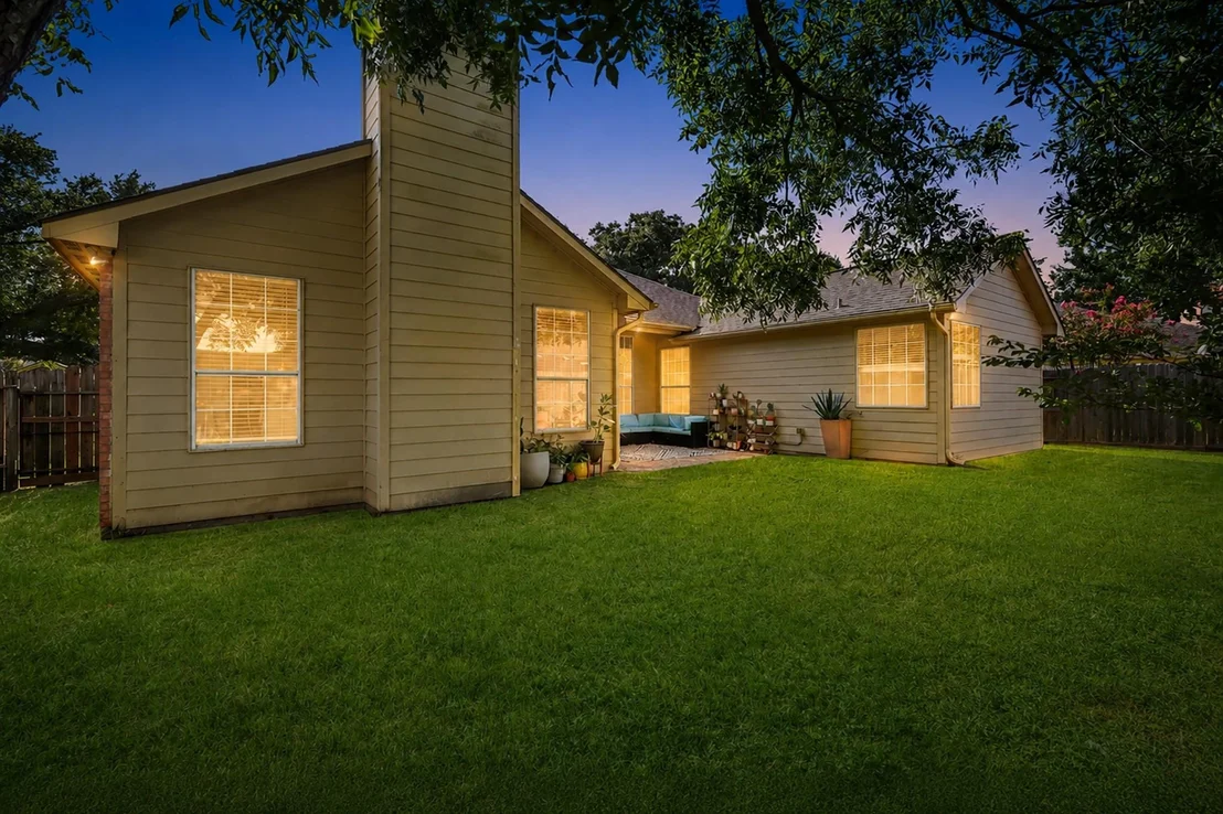 Photo of 1211 Lamplight Trail Drive