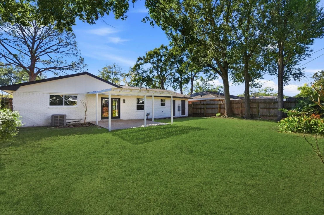 Photo of 9326 Meadowbriar Lane