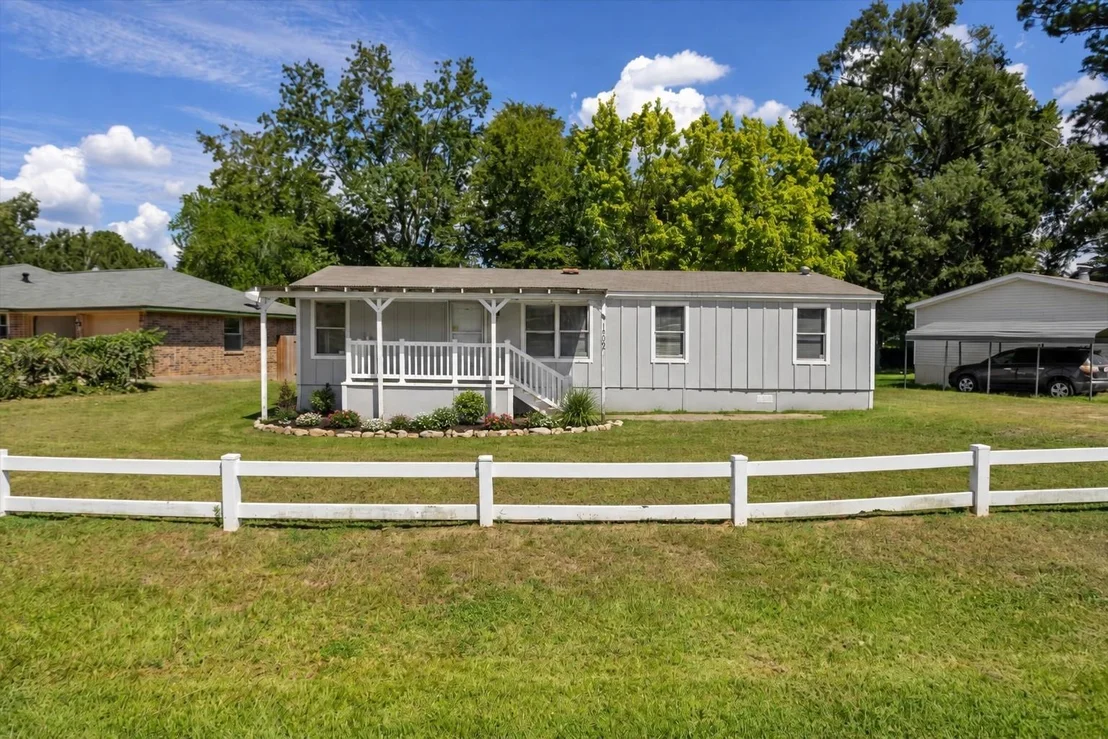 Photo of 14260 Shadow Bay Drive