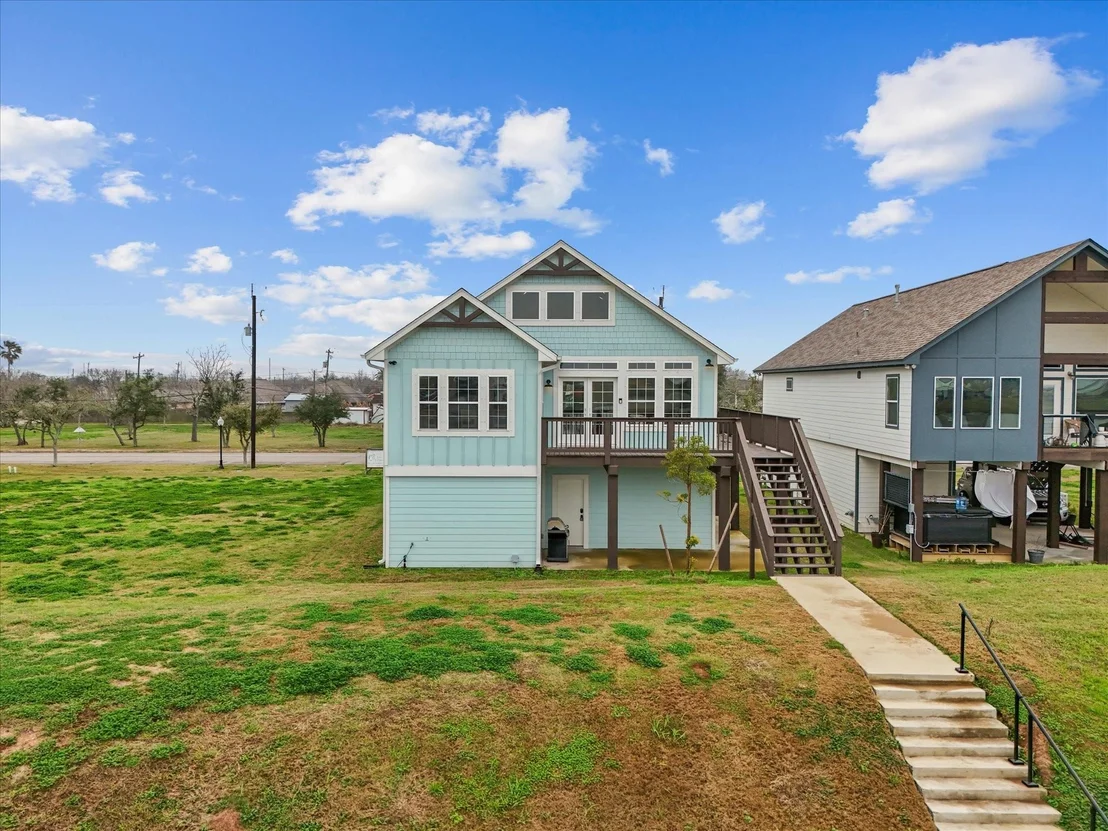 Photo of 822 W 2nd Street