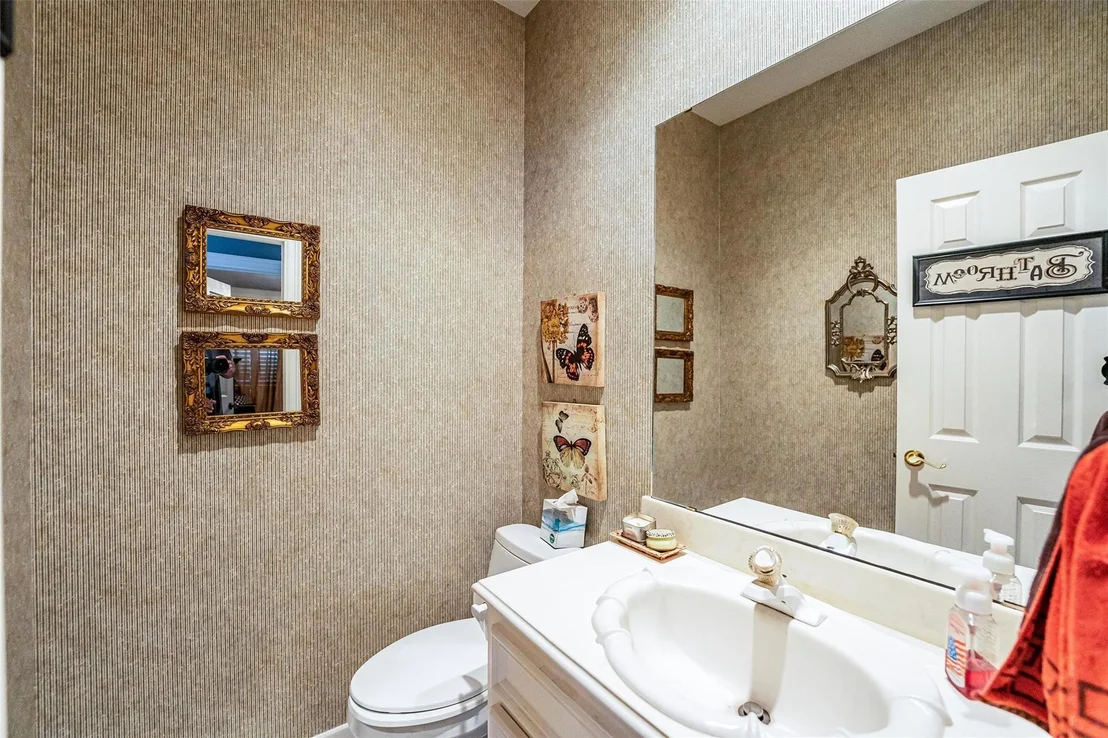Photo of 8002 Royal Crest Court
