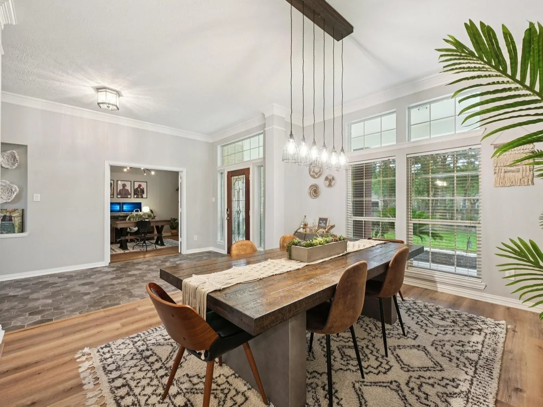 Photo of 2037 Lakeside Drive