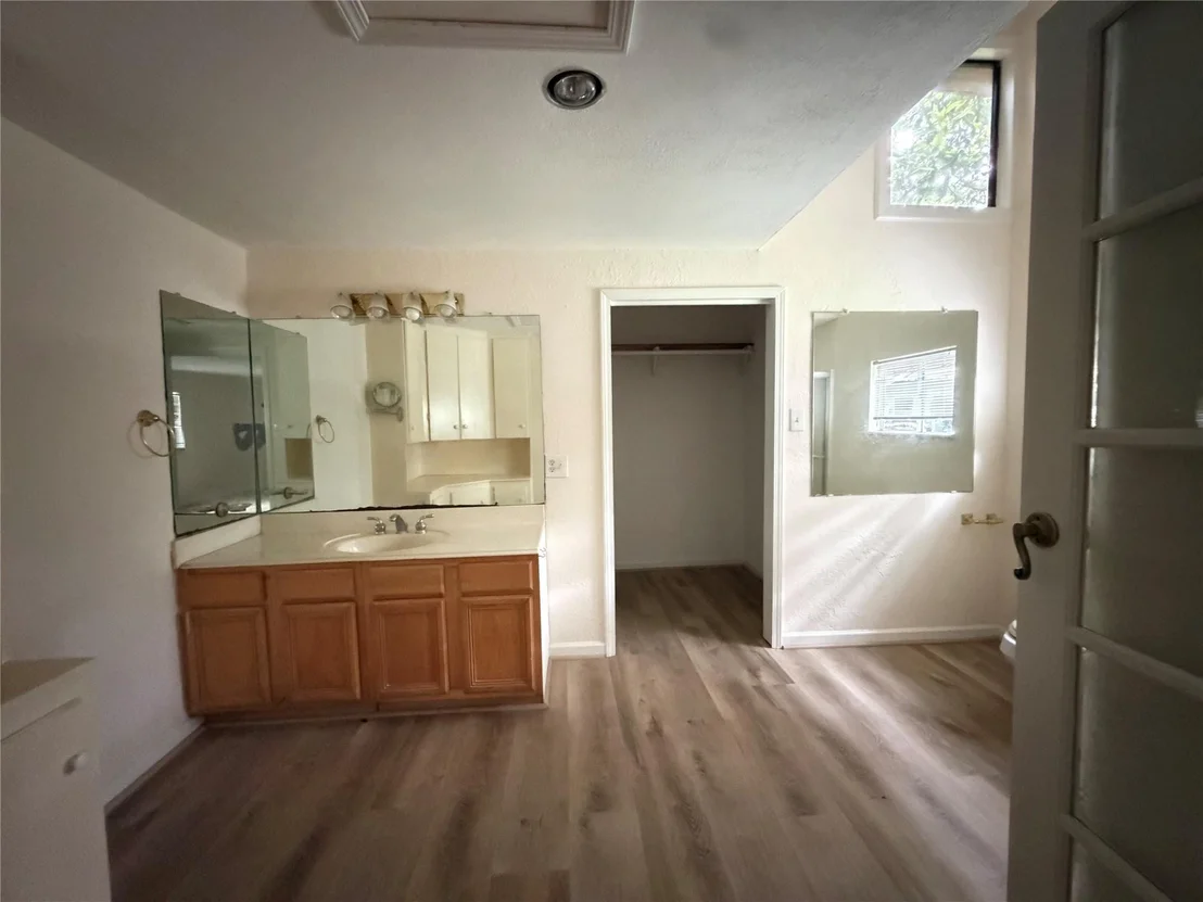 Photo of 15212 Cedar Circle