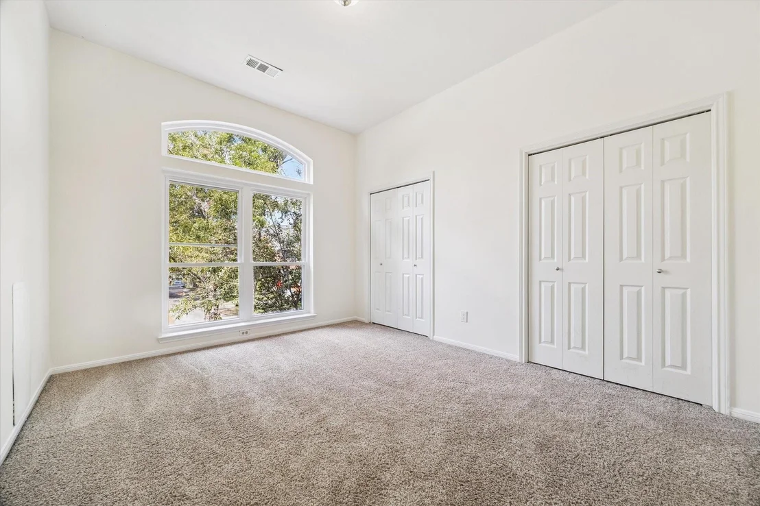 Photo of 6914 Hearthside Drive