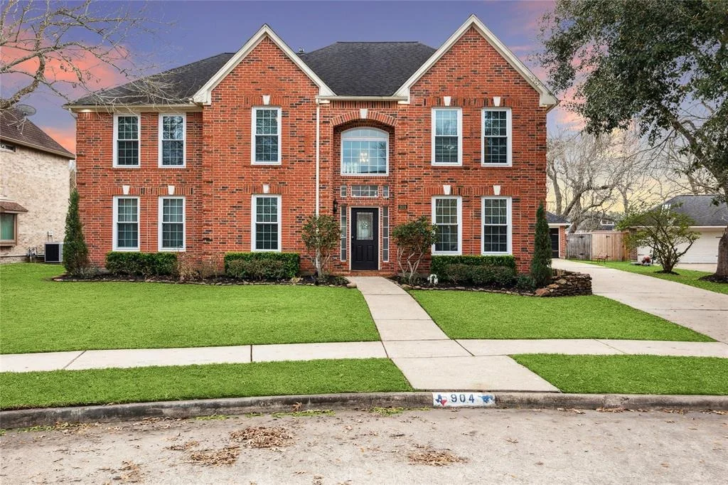 Photo of 904 Laurelfield Drive
