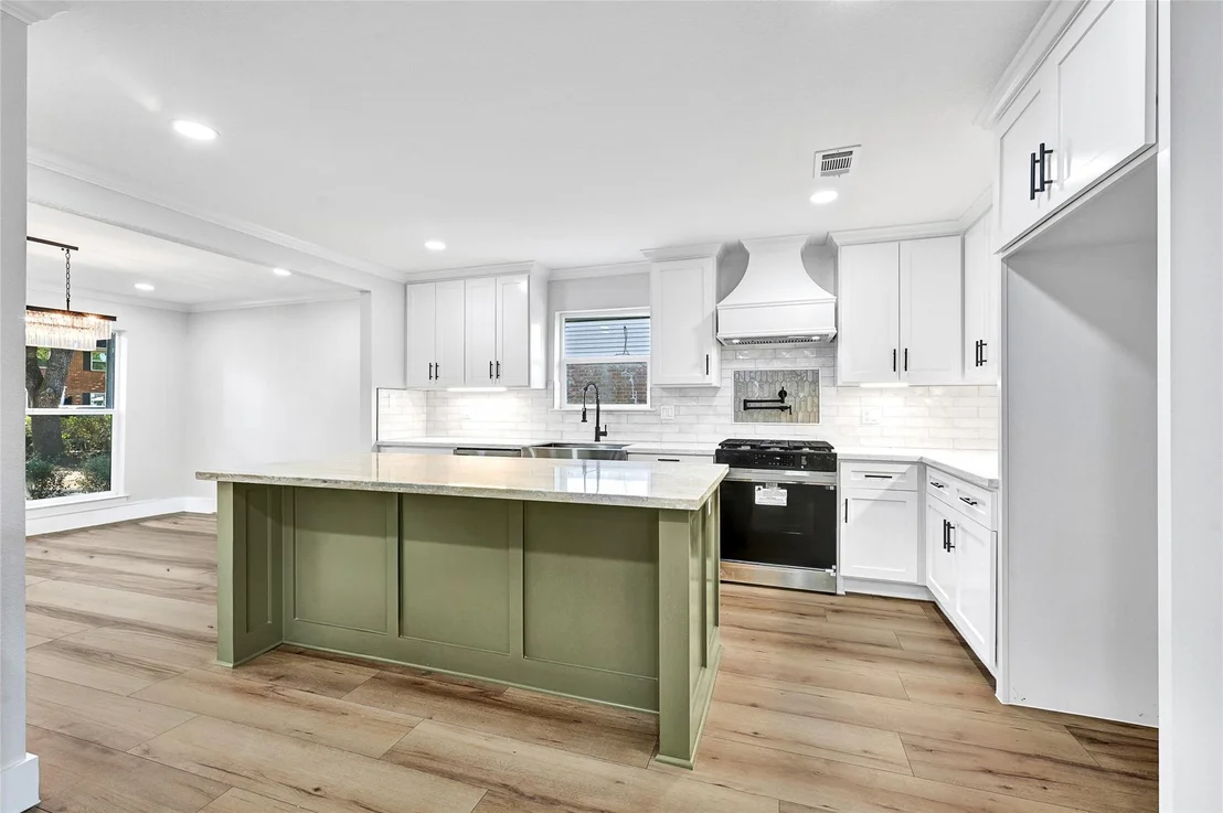Photo of 5610 Oak Trail Lane