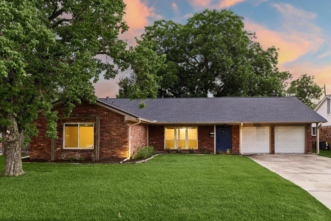 Photo of 2910 Freshmeadows Drive