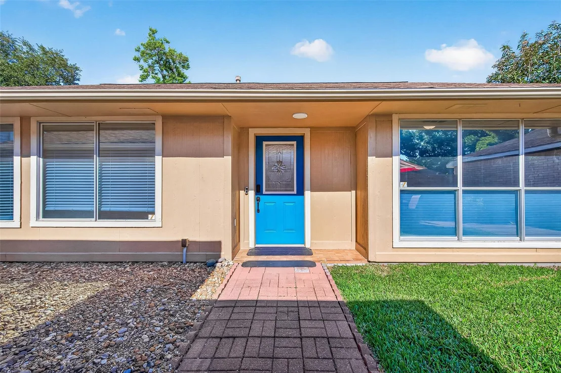Photo of 3927 Heathersage Drive