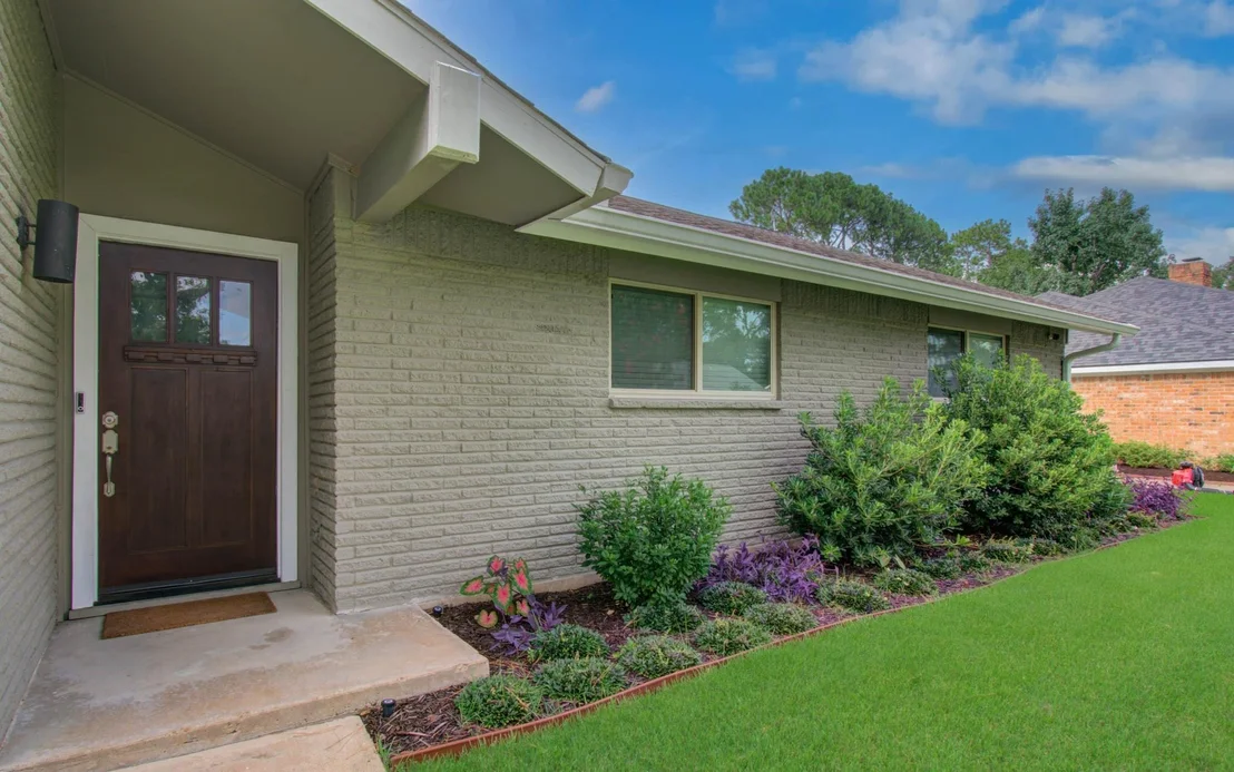 Photo of 9818 Emnora Lane