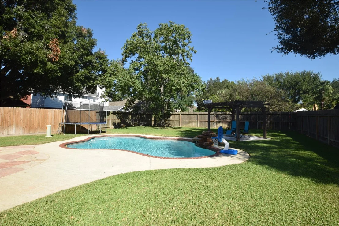 Photo of 5084 Morrison Boulevard