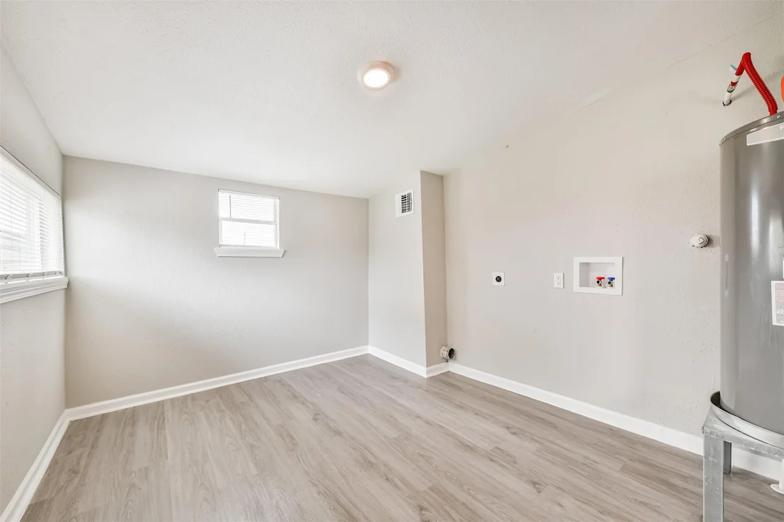 Photo of 821 Robertson Street