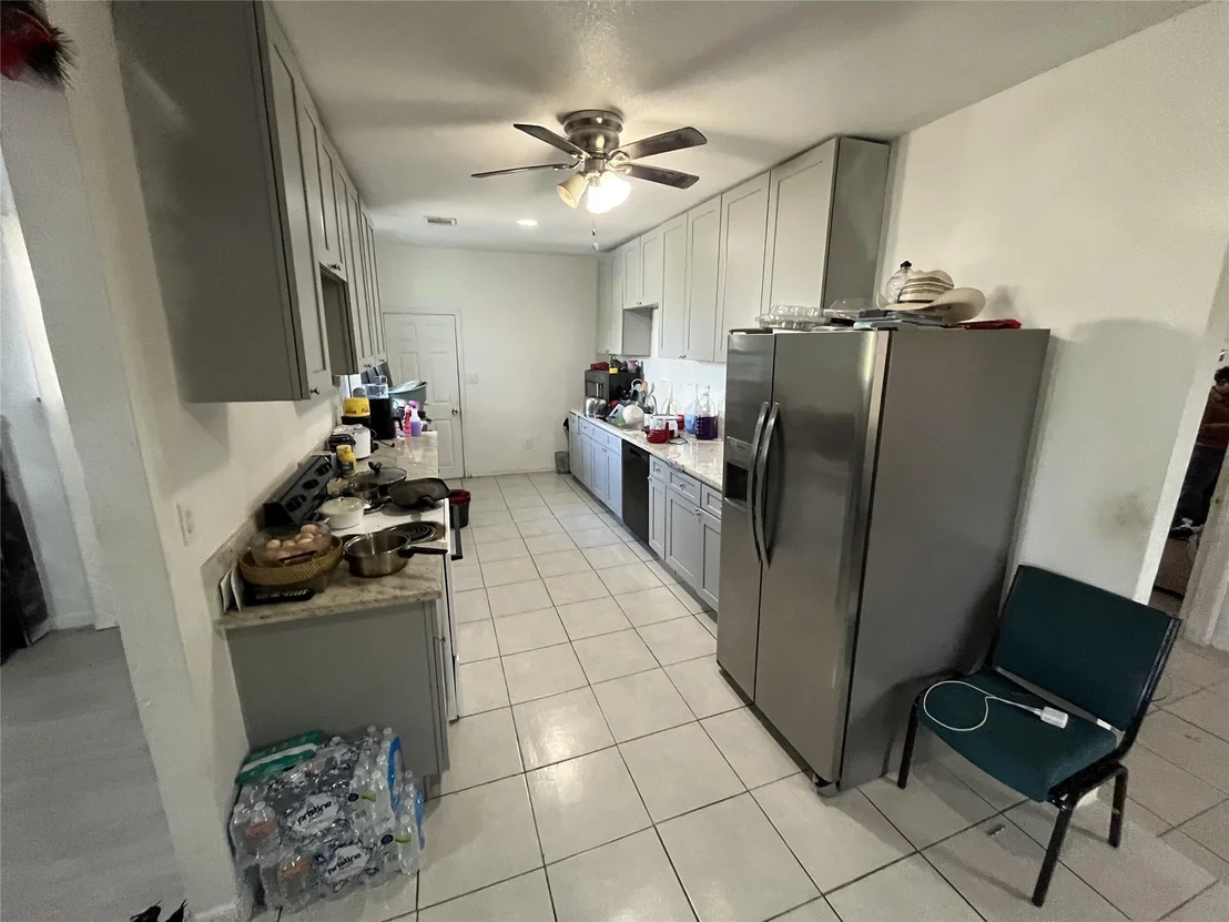 Photo of 925 Lear Street