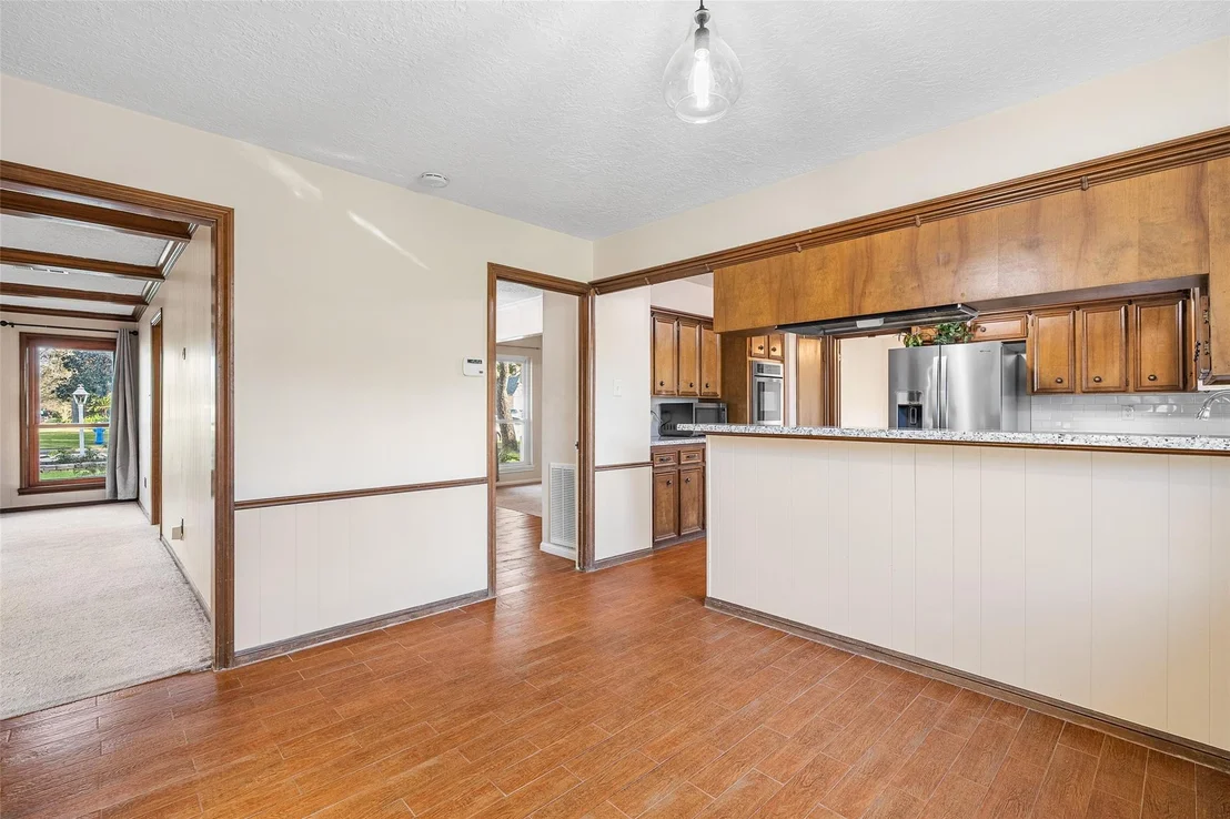 Photo of 723 Shadowbrook Drive