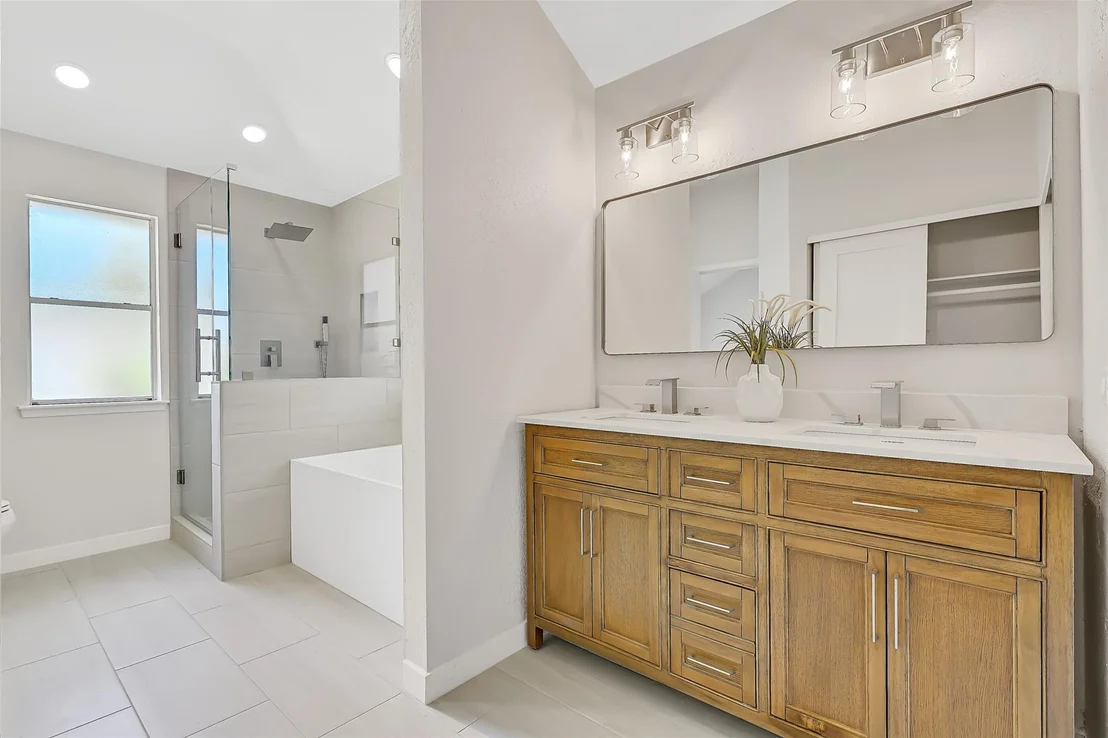 Photo of 3236 Lee Circle