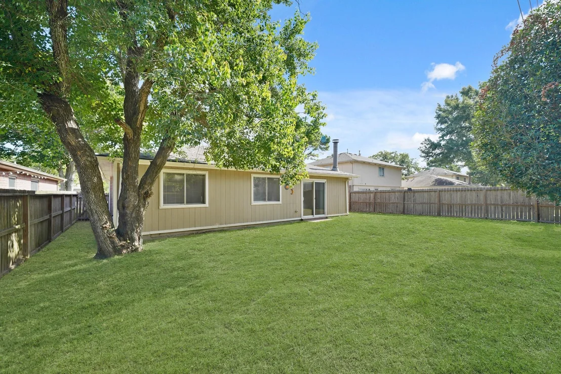 Photo of 5425 Princeton Drive