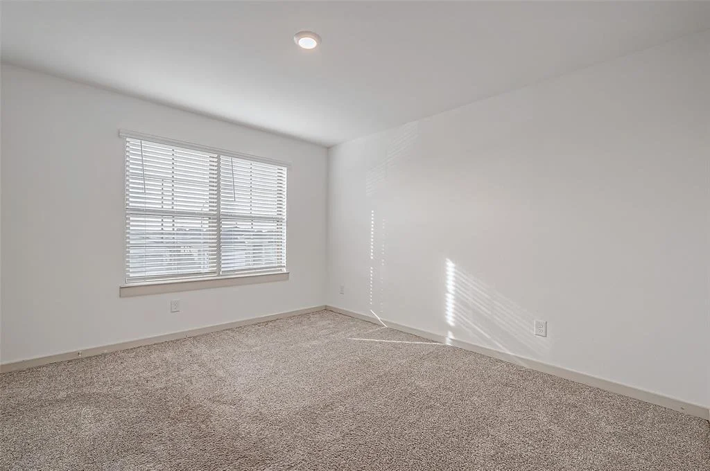 Photo of 28322 Hannahs Harbor Lane
