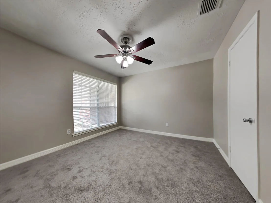 Photo of 15227 Dunstable Lane