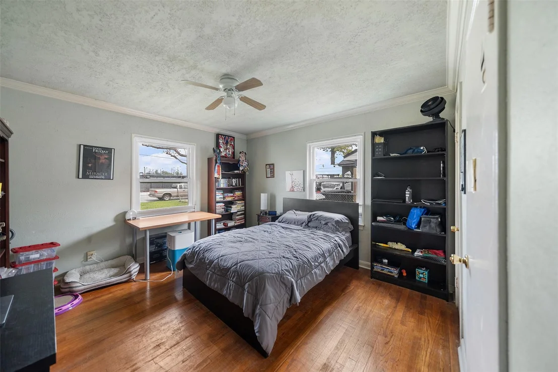 Photo of 7303 Long Point Road