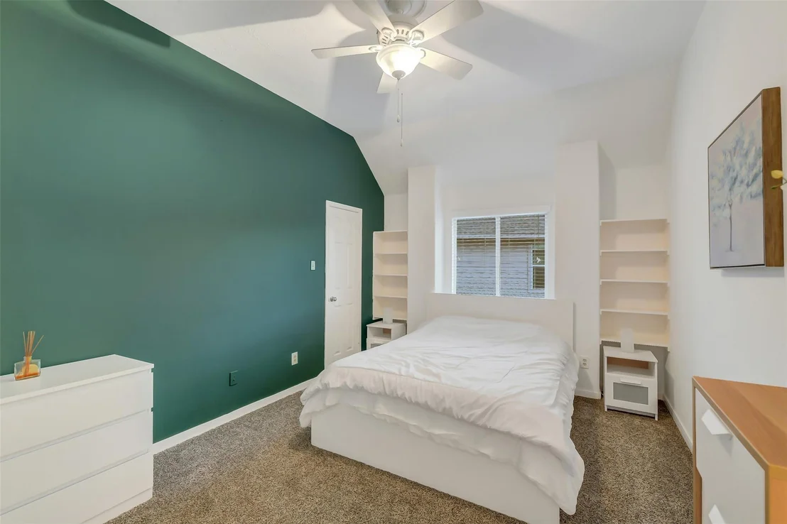 Photo of 30214 Vinebriar Drive