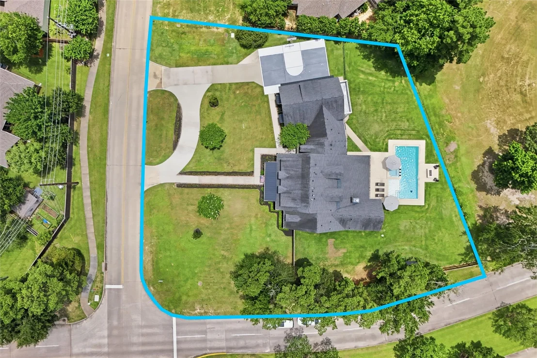 Photo of 6533 Auburn Lakes Drive