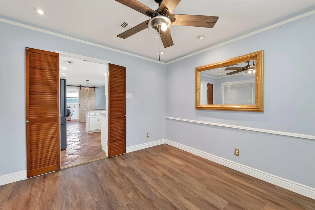 Photo of 906 Pear Tree Lane
