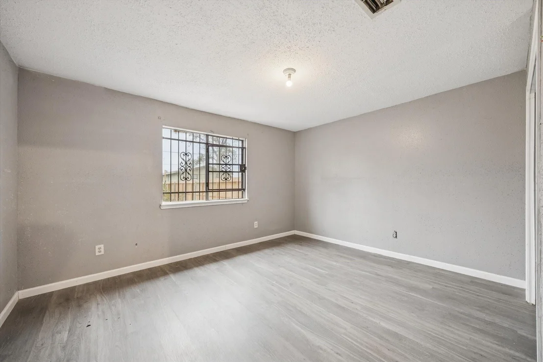 Photo of 9910 Genard Road