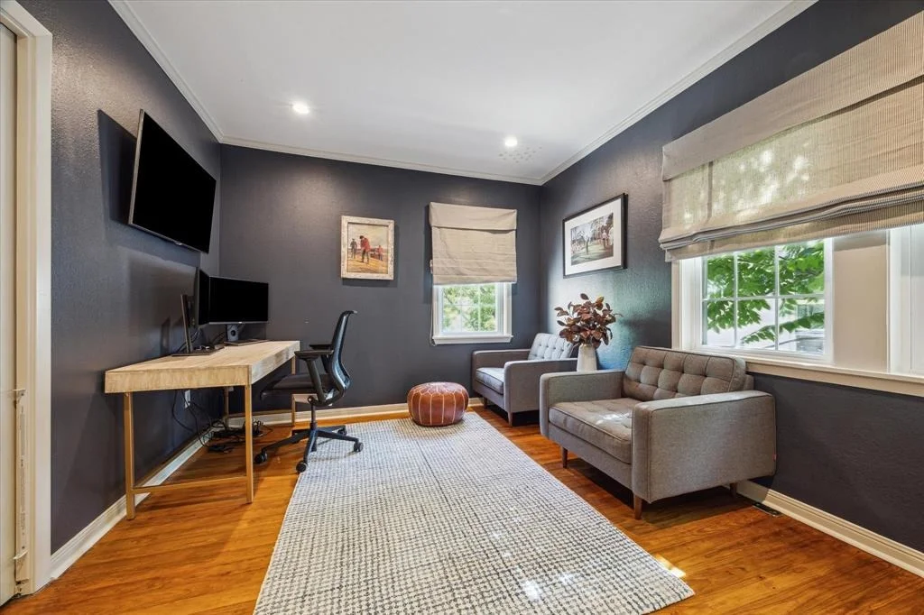 Photo of 2618 Sunset Boulevard