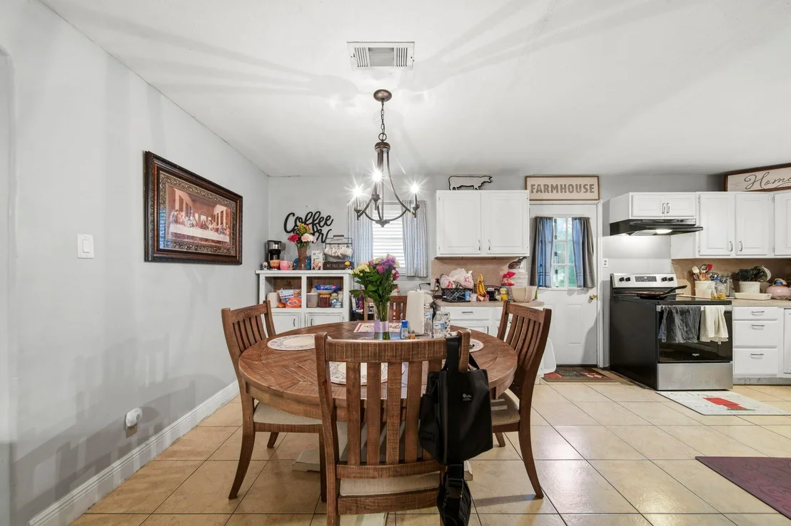 Photo of 731 Meneley Road