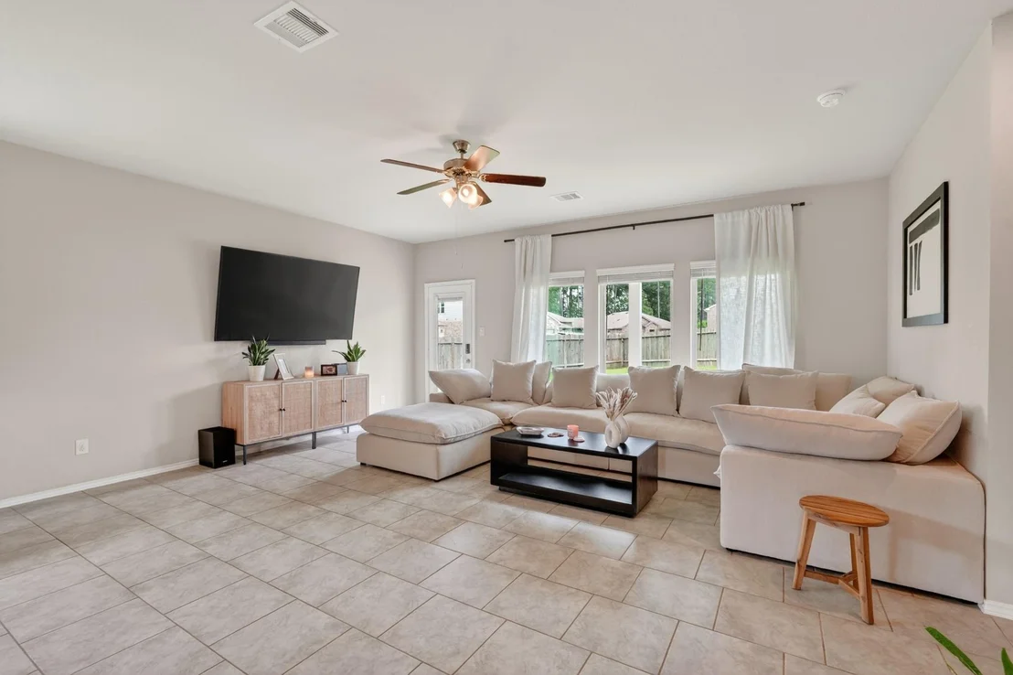 Photo of 14077 Sharktooth Hill Lane
