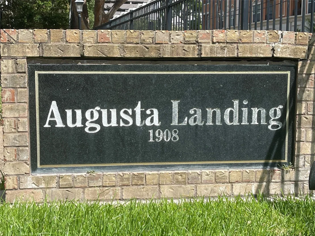 Photo of Unit 4 at 1908 Augusta Drive