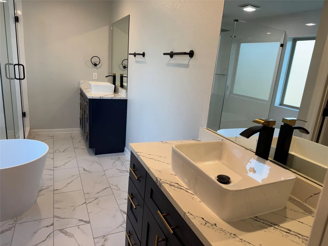 Photo of 6723 Windhaven Road