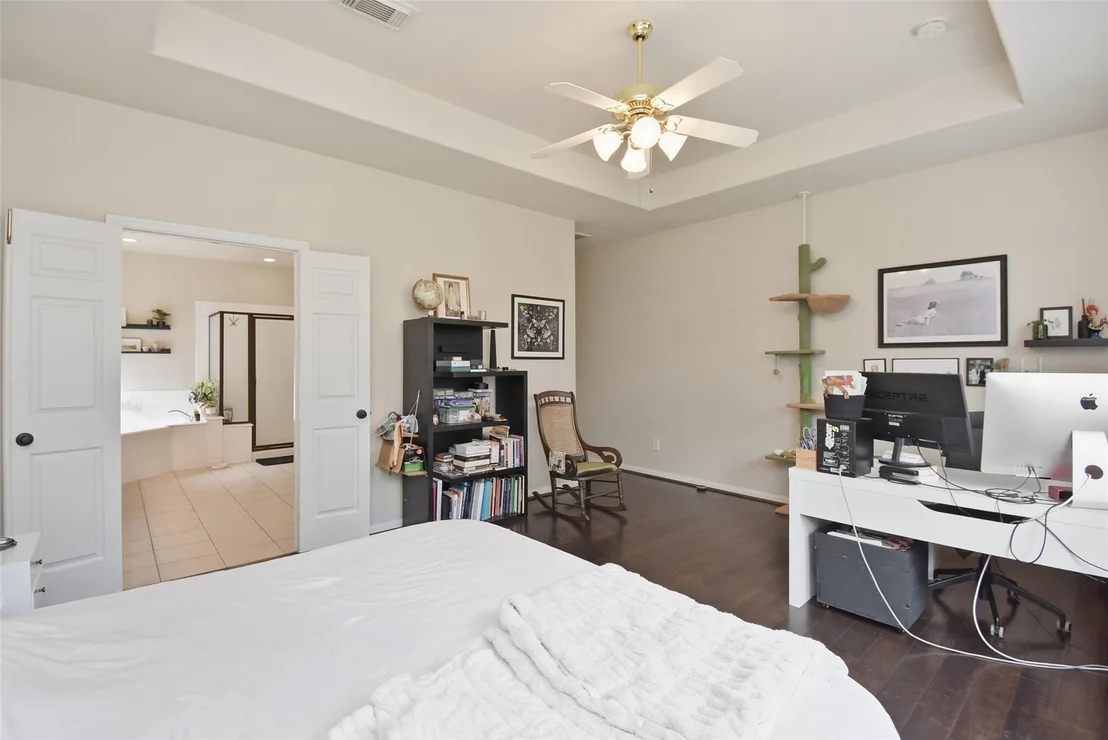 Photo of 5615 Edgewood Place Drive