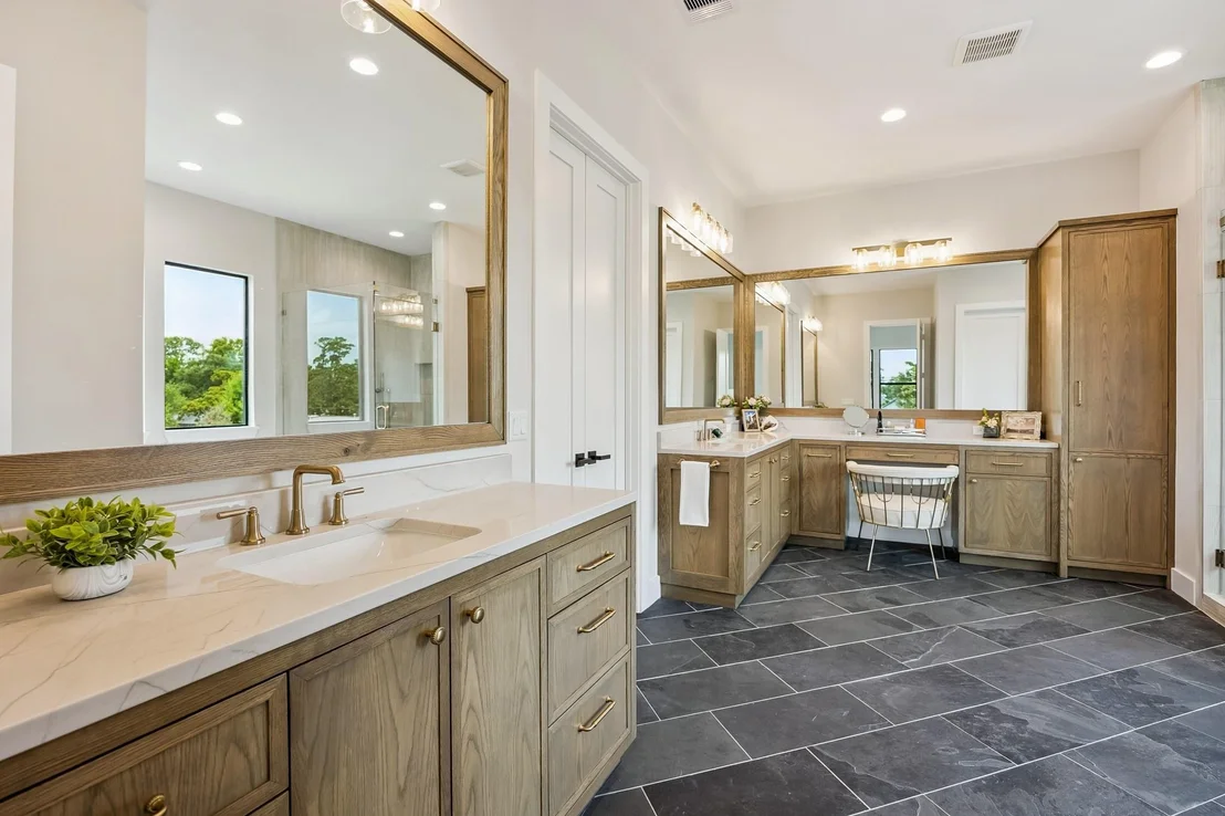 Photo of 2214 Chantilly Lane