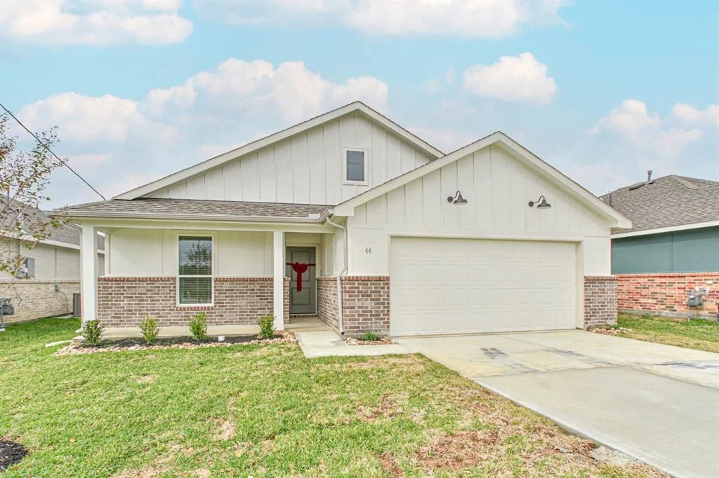 Photo of 25790 John Wayne Court