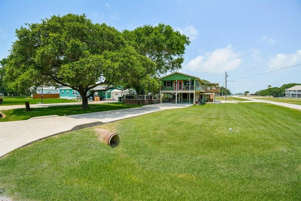 Photo of 2365 W Bayshore Drive