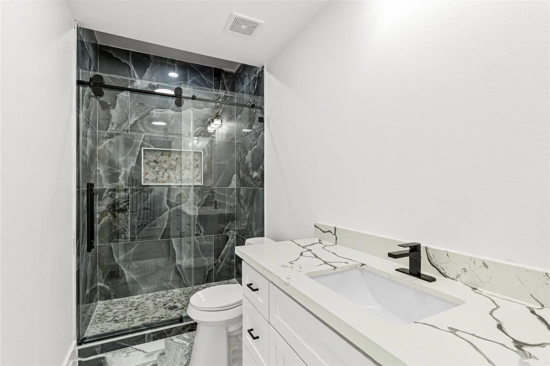 Photo of 2204 Hoskins Drive