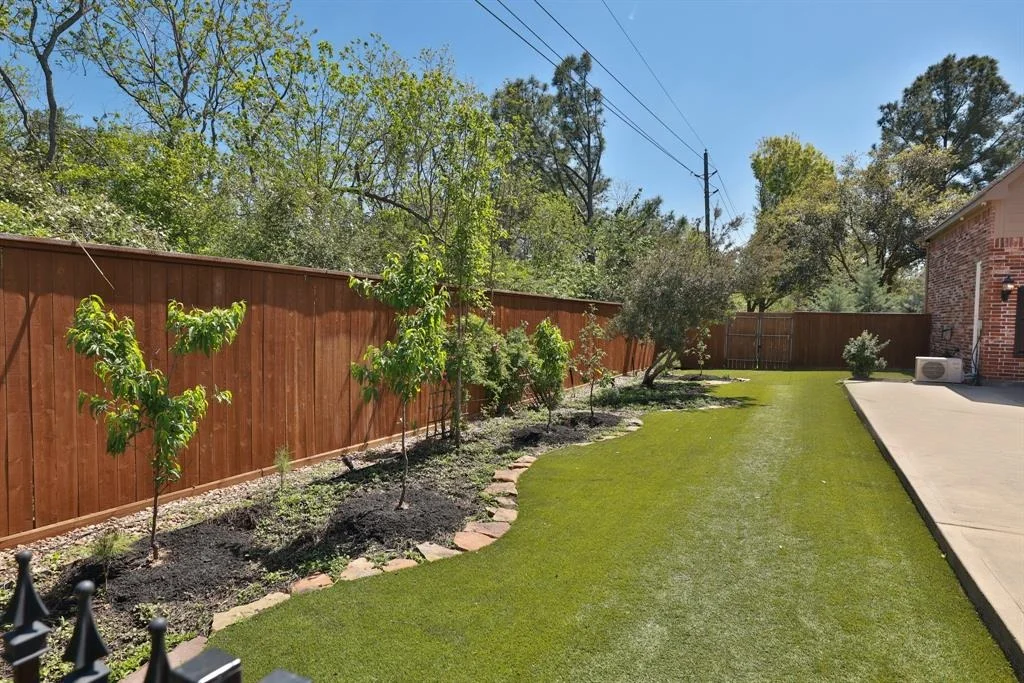 Photo of 6 White Meadow Court