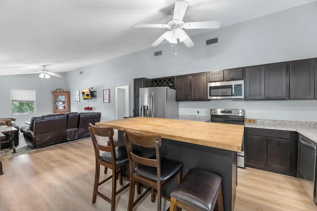 Photo of 518 Marine Way